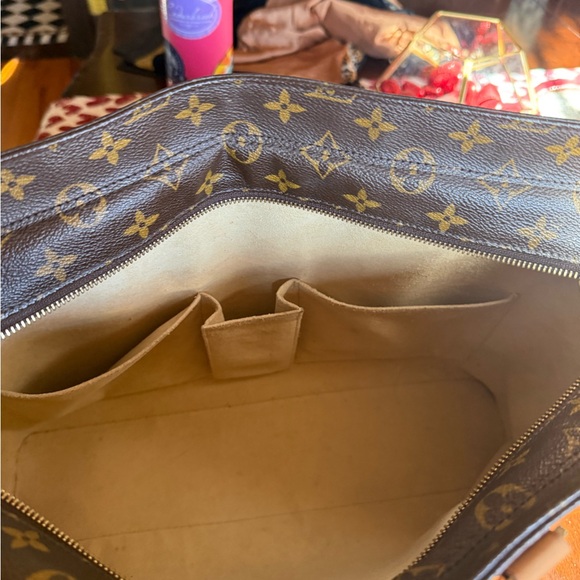 Louis Vuitton Luco Tote! - Picture 9 of 10